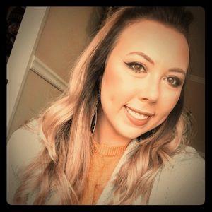 Meet your Posher, Kara